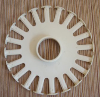 PA66 玻纖(xian)增強(qiáng)15% 溴(xiu)係阻燃V0級(jí)(ji)尼(ni)龍用于零(ling)部(bu)件