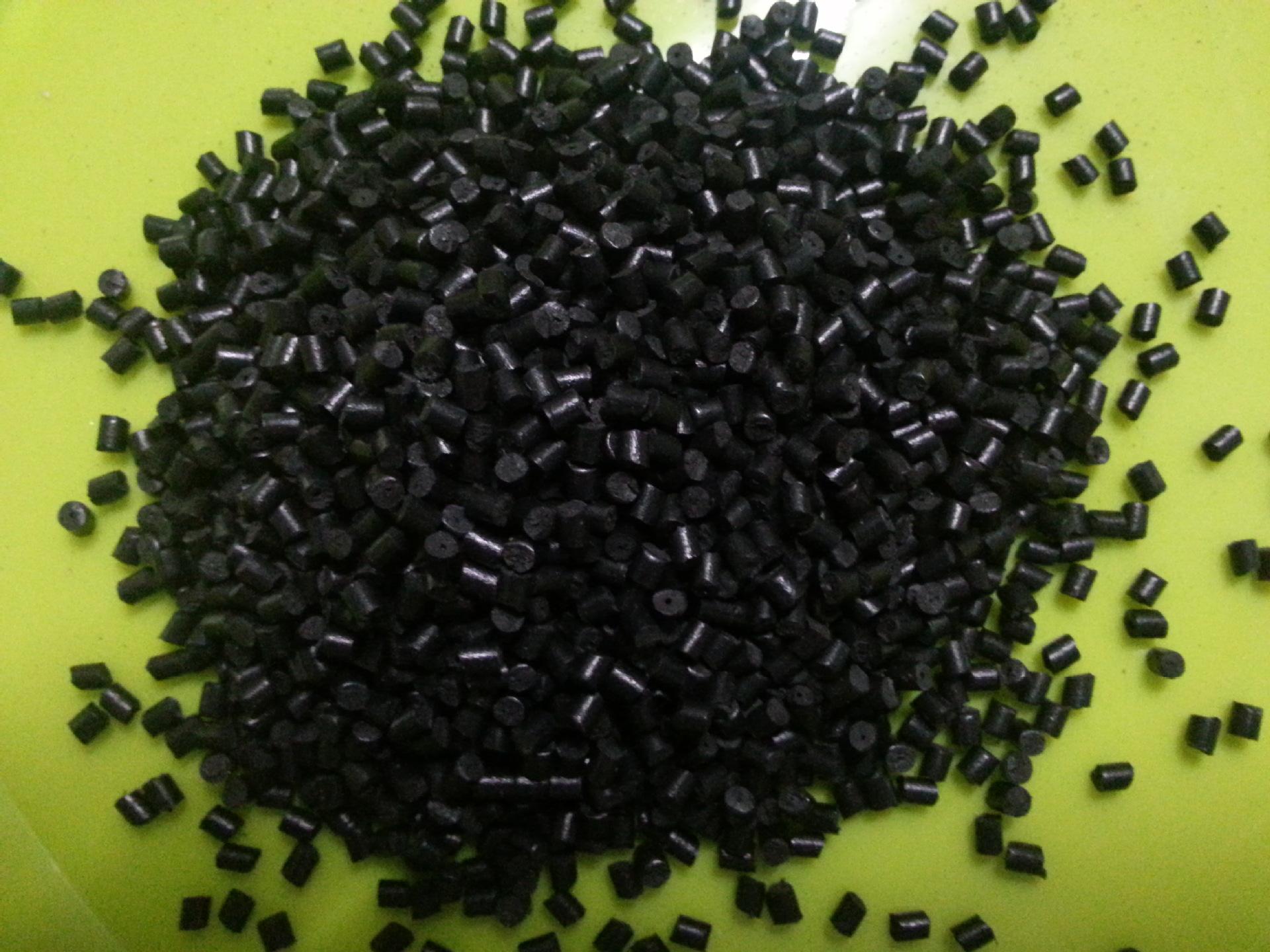 PA66玻纖(xian)增(zeng)強(qiáng)原料的特性有(you)哪(na)些(xie)?